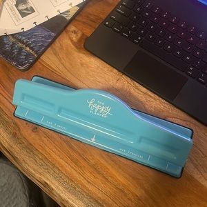 New Without Tags Blue Happy Planner 9 Hole - hole punch
